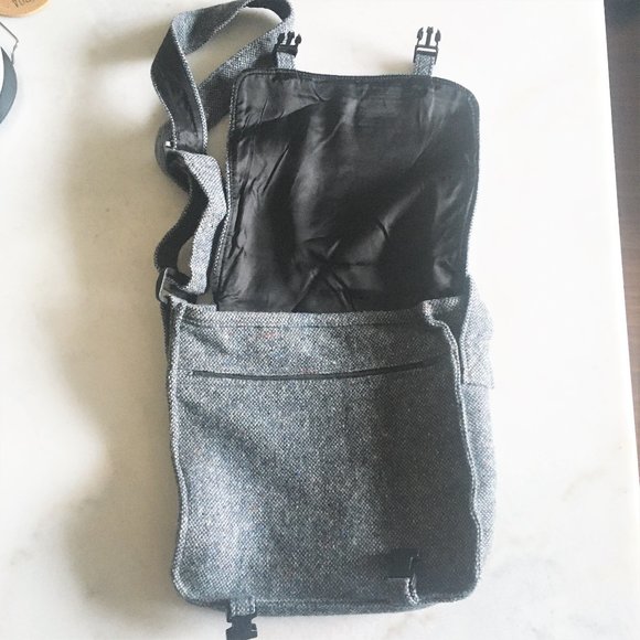 New! Jonathan Richard Ireland neutral grey & black tweed messenger bag - Picture 4 of 13